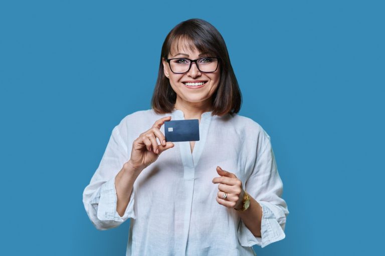 Woman using her United Explorer Card.